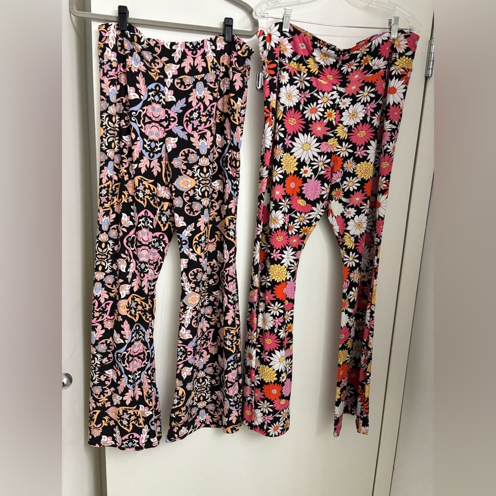 2-pack of Floral Print Bell Bottom pull-on Pants